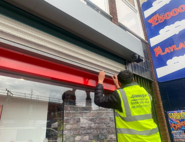 Shopfront repair and maintenance service in the UK by aluminium shopfront installers Speedy Shopfronts